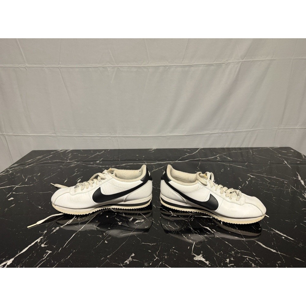 Nike Cortez Men Size 9.5 Basic Leather White Black / Sneakers 819719-100 - Picture 3 of 7